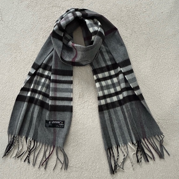 Cashmink V Fraas Karo Soft Woven Plaid Scarf. 100% Acrylic. Women’s OS - NWOT. - Picture 4 of 10